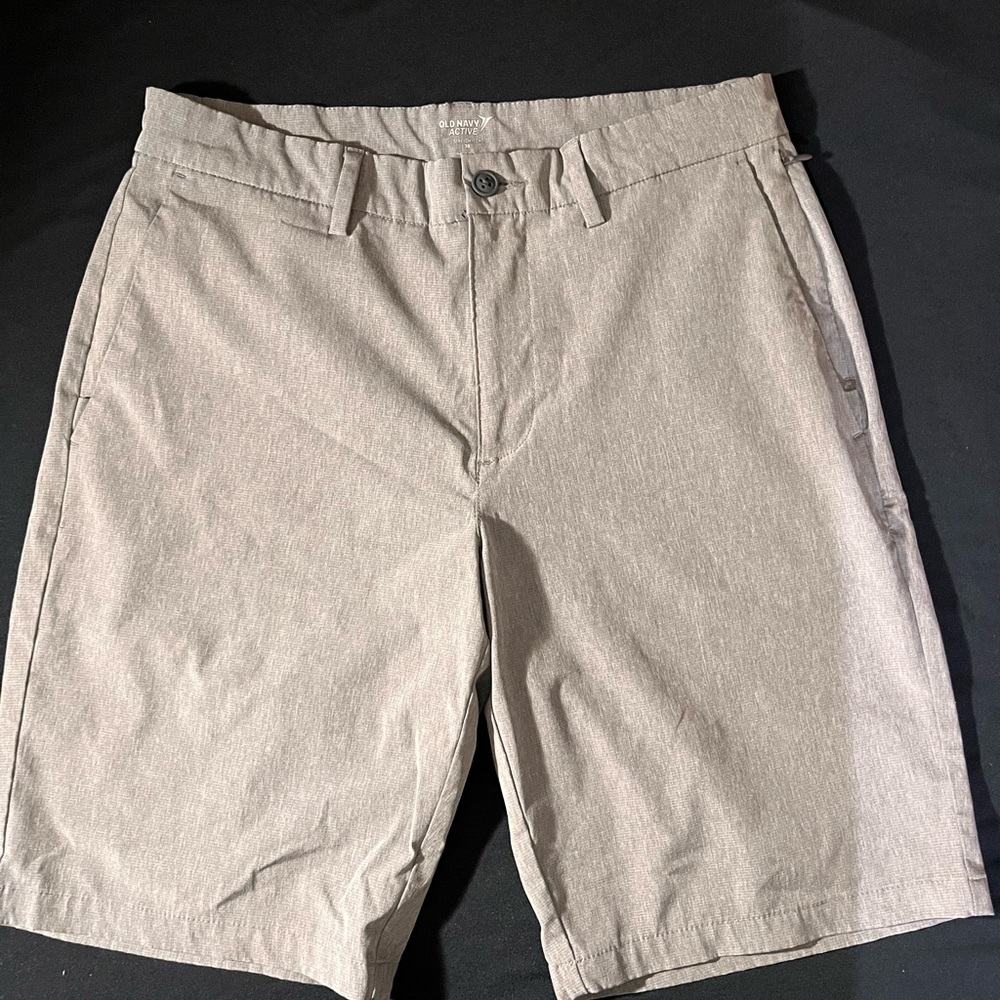Men’s Old Navy Active Tech size 30 shorts
